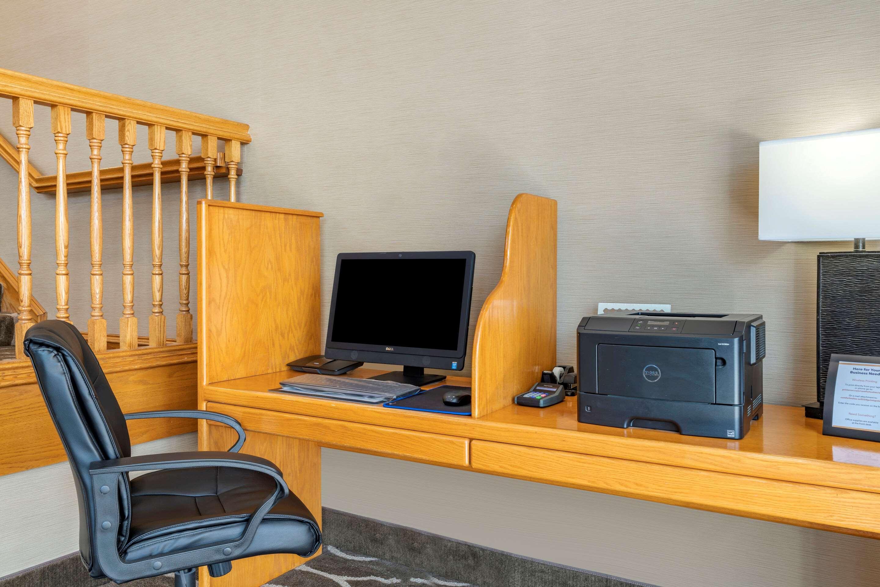 Comfort Suites Салем Екстериор снимка