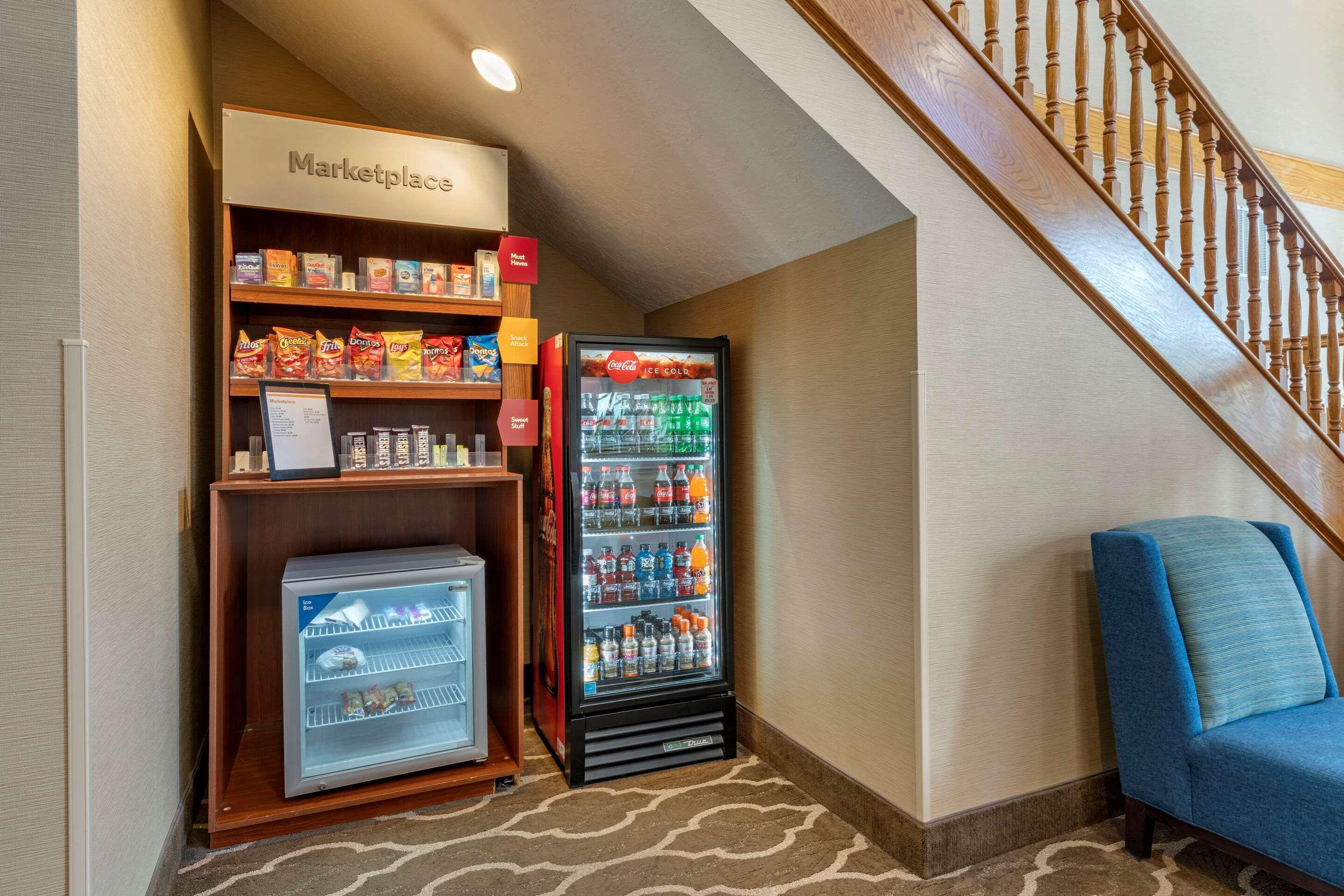 Comfort Suites Салем Екстериор снимка