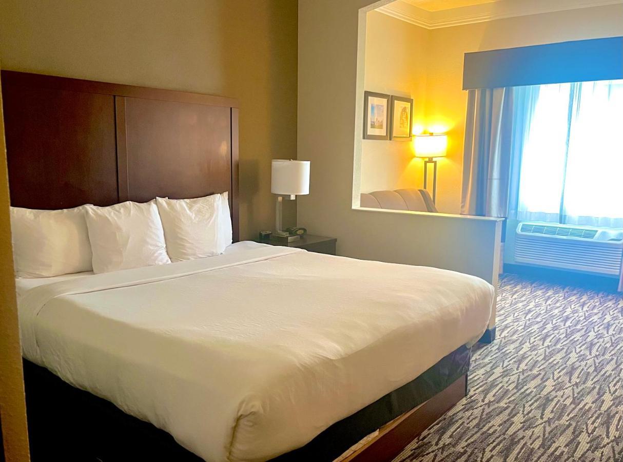 Comfort Suites Салем Екстериор снимка