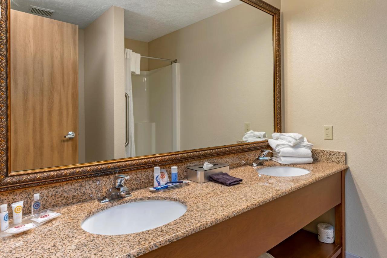 Comfort Suites Салем Екстериор снимка