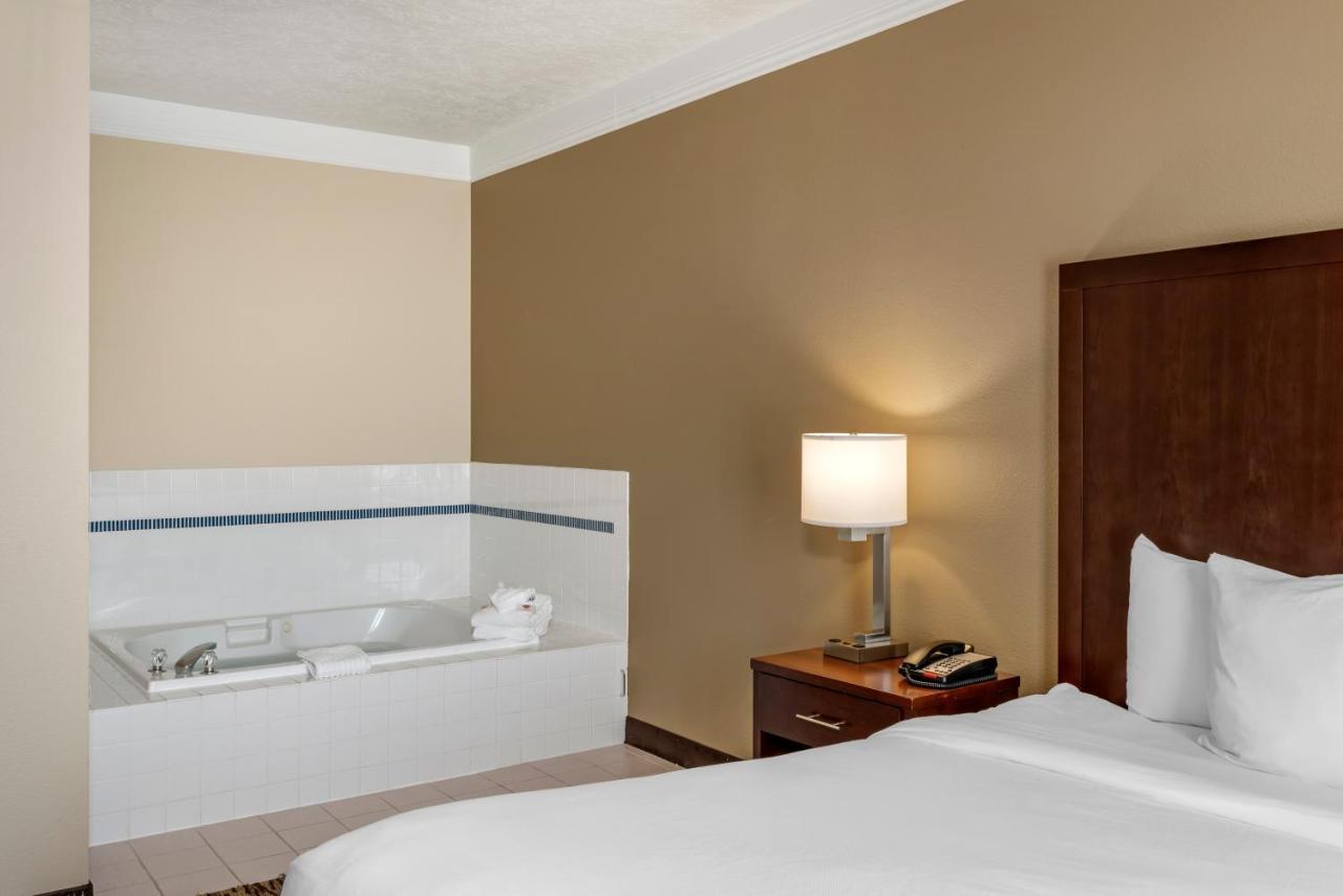 Comfort Suites Салем Екстериор снимка